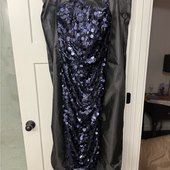 Elegant Strapless Sequin Dress in Blue - Picture 11 of 13